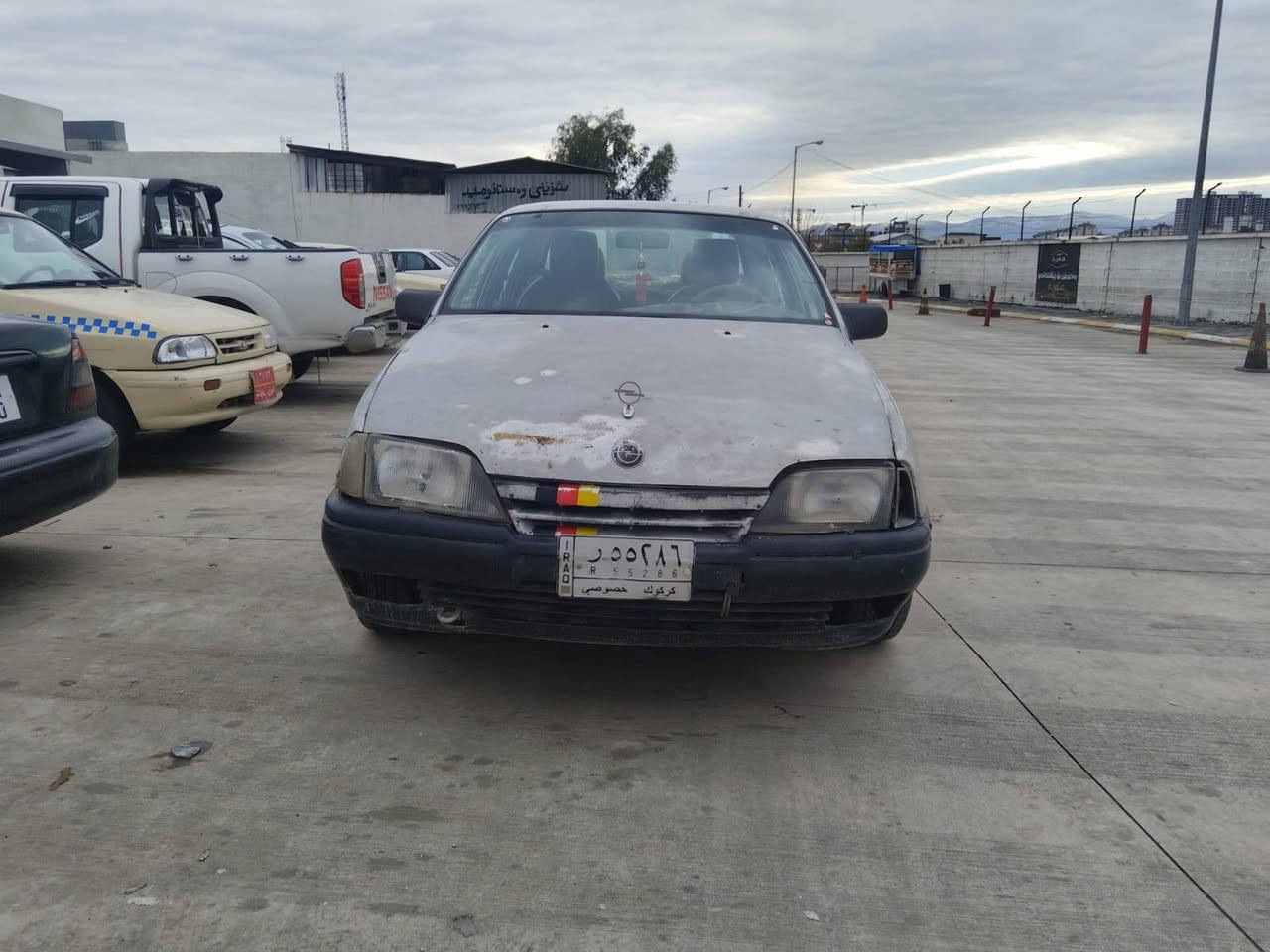 السعر 17 وبي مجال رجاء اقره تفاصيل يال اتصل للبيع او مراوس
اوميكا موديل 1989  رقم كركوك الماني سنويه منتهي 2021مابيها بطاقه بانزين شرط تحويل اكرر شرط التحويل والوكاله  سيارة جاهز محرك 4 سلندر  محرك مال حاويه حجم ٢٠٠٠ CD كير عادي صدر امامي خلفي 70%  تايرات جديد بطارية جديد كهربائيات شرط  مسجل اواكس دواخلها نص عمر بيها دشبول زنون مشيتها تخبل كلشي حجيتلك علسيارة فقط وكاله  وتحويل الباقي كدامك سعره 17 مكاني كركوك  بيع او مراوس شراي اتصل مو شراي لا تكسر بل سعر كلشي موجود بلسوك شعندك للمراوس نزل بلتعليق صورة وسعر وتفاصيل لو دزليا علخاص وابخدمتك اني ميعجبك منشوري صلي على نبينا.   ***********
