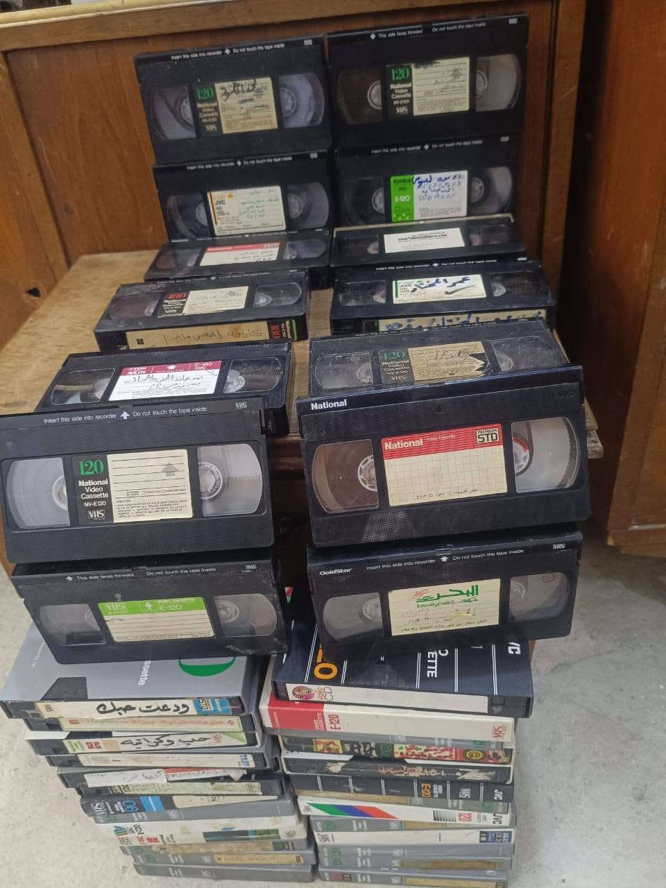 ٤٠ كاسيت vhs
نسخ قديمه


**إذا كنت صاحب هذا الإعلان وتريد حذفه لأي سبب، رجاءا أرسل رسالة إلى الدعم الفني**