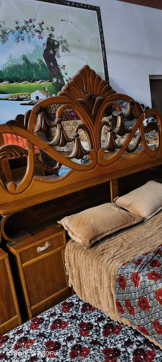 السلام عليكم 
من رخصه الادمن 
قرفه اخشاب صاج
مستعملة شي قليل 
للبيع السعر 800 
لل استفسار  ***********
