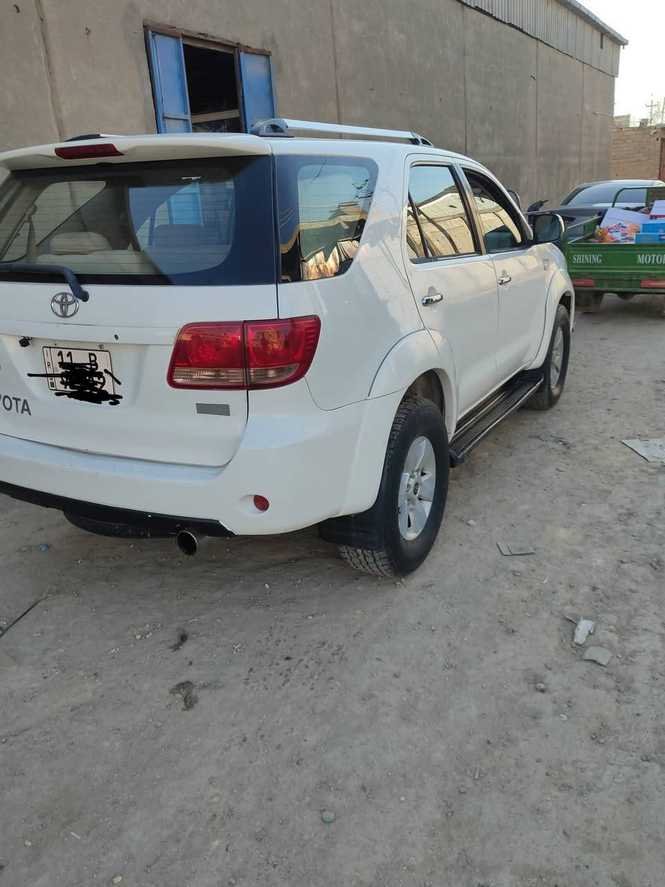 للبيع فور حمرا موديل 8سياره جاهزه مكينه وكير حداده تبريد سياره بسمي رقم دولي السعر 125الاتصال ***********
