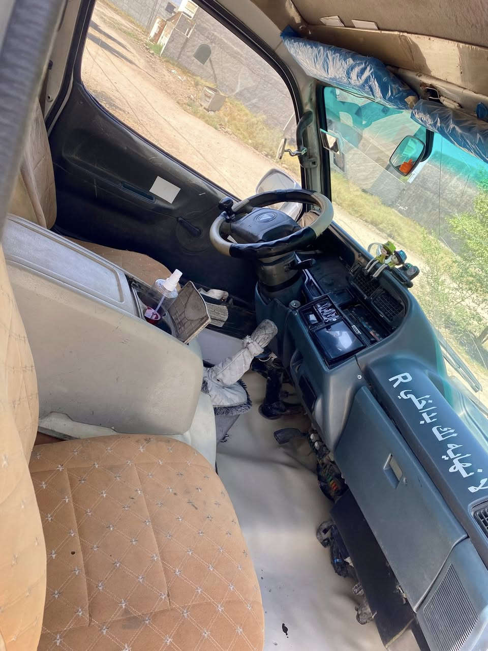 سلام عليكم فتون 2010 رقم ديالى نكليزي سنويه 30 زوج تايرات جديد صدر جديد كير جديد مكينه بيها تنقيص قليل رقم *********** ديالى بعقوبه
