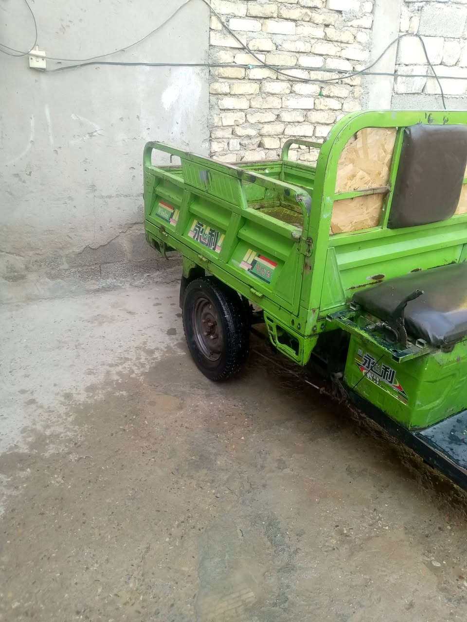 ستوته للبيع نظيفه بطارياتها جدد كهربائيات وشغاله والسعر 650 وبيها مجال قليل مدينه  الصدر حي طارق الشيشان شارع المدارس رقم الهاتف ***********
