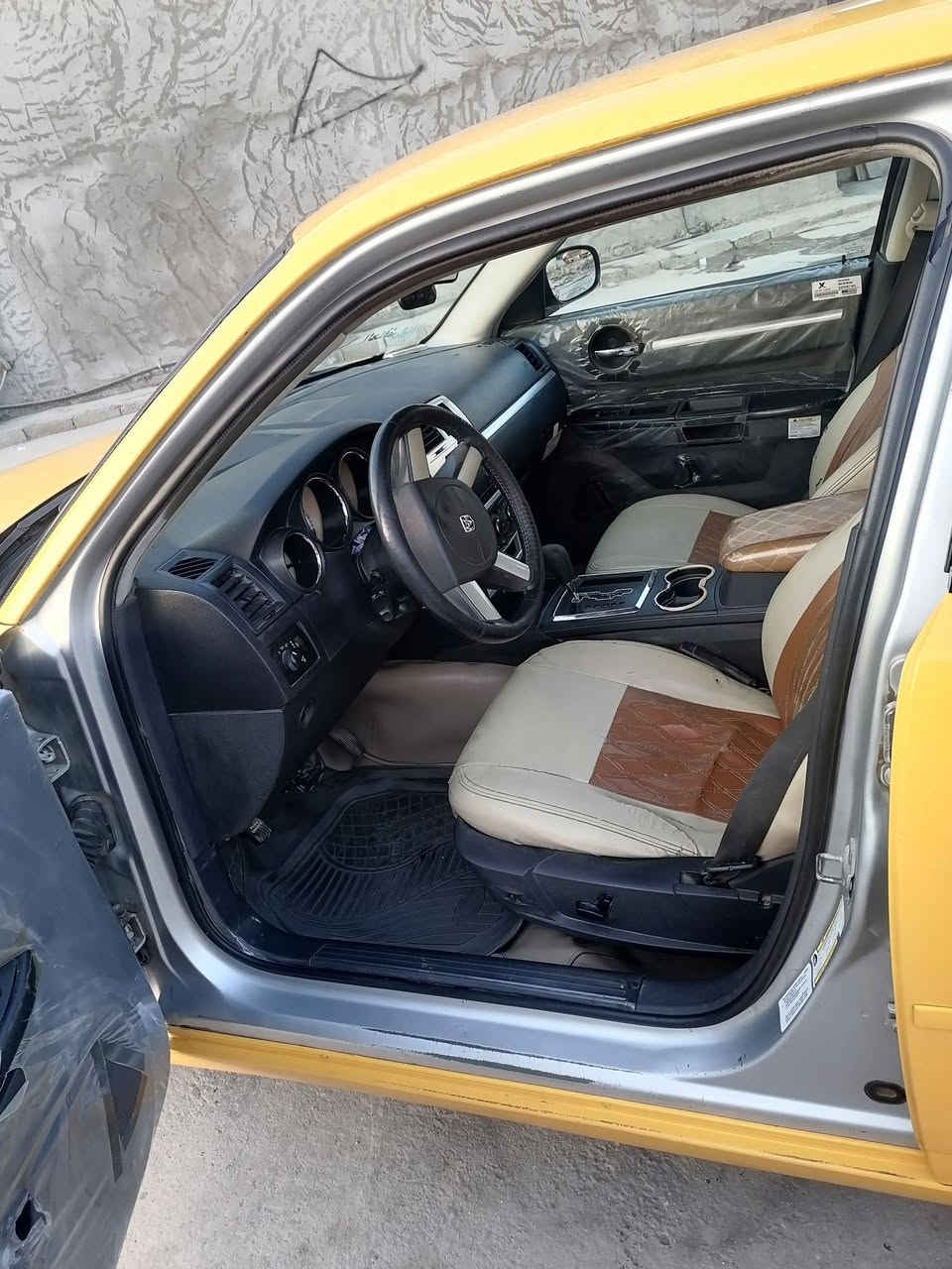 سلام عليكم
للبيع جارجر 2010 أصل 

السياره معروضه ب 107 وبيها مجال 

حادثها جاملغ وشويه مليوح الشاصي ومرجع 

مكينه جديده 
محرك 6 سلندر 3500
منضومة زنون عالي ناصي

تخم تاير جديد  حداديه جديده باتري جديد 

رقم مميز ذي قار مشروع وطني 

خطها نجف ناصريه 

مكاني : حله مركز مدينه 

للاستفسار : ***********
