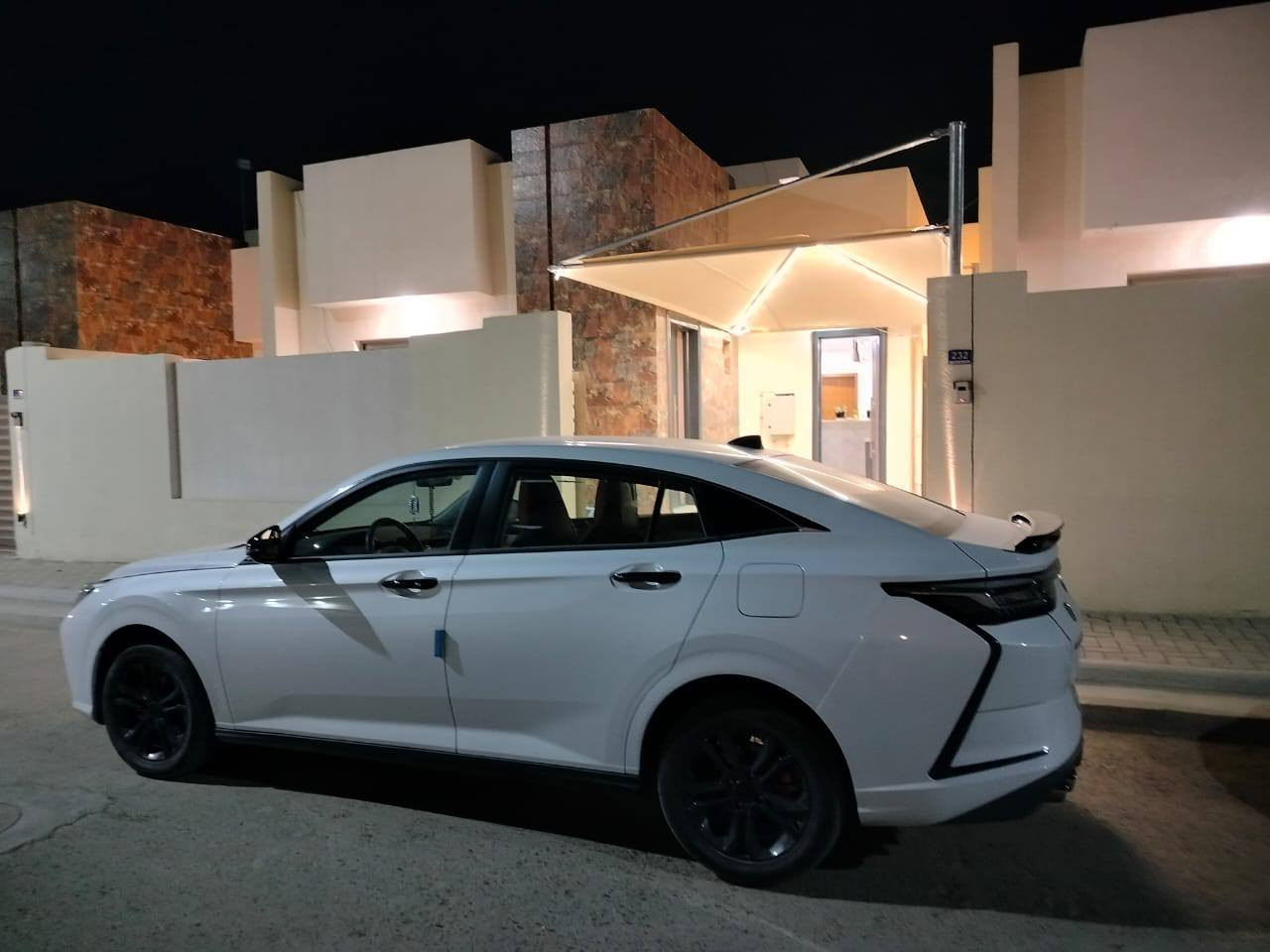 سلام عليكم اخوان عندي سياره دونفك ضمان ٦ سنوات موديل ٢٠٢٥ ماشبه ٤٤ الف مكفوله كفاله عامه من حتى مم ااشخط اي ستفسار الاتصال ***********
