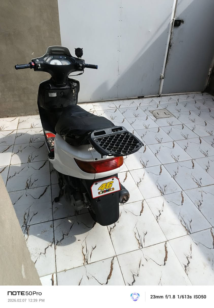 #للبيع  فراشه فحل حاويه صارله شهرين من نازله كفاله عامه  من التاير للتاير معدل طيران مكينه برغي مامفتوح بيها كهربائيات كلها شغاله سلف هندر دشبول كله جاهزه 
  السعر 550
#راسلني خاص متواجد


**إذا كنت صاحب هذا الإعلان وتريد حذفه لأي سبب، رجاءا أرسل رسالة إلى الدعم الفني**