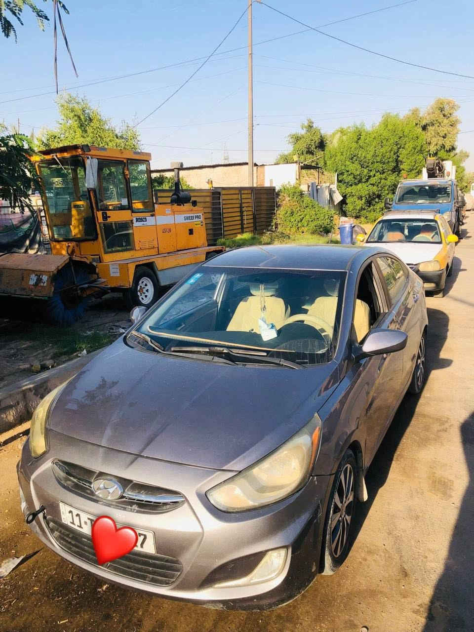 اكسنت موديل ١٦ 
سياره امريكي حادث صوره موجوده 
ابيع حزام 
مكان السياره بغداد 
سياره كل نقص مابيهه تبريد صدر تايرات تخم جديد 
مكان السياره بغداد الحرية مستعجل عل بيعتهه 
***********
