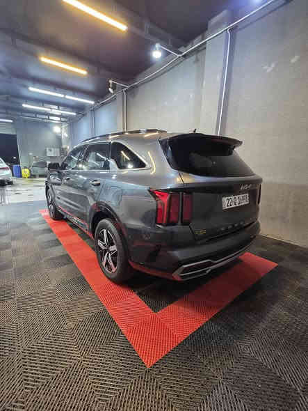 السلام عليكم 
للبيع 
کیا سورنتو 2022
EX فول مواصفات
بصمه بانوراما. تشغيل عن بعد ،کشن كهرباء. رادارات نقطة عمياء. جلد . جنطة كهرباء . شاحن واير لس. صاج دشبول كشنات خلفية سياحية منفصل .
6 راكب .زنون.حساسات + كامرة خلفية .
محرك 4سلندر 2500 توربو 
ماشية 36 
حادثها تبديل بنيد فقط رقم الشاصي مرفق مع الصور
السيارة تخم تاير جديد صار اقل من شهر شاده + باتري جديد وكاله.
*ملاحظة*(السيارة ماشية بأمريكا 35 وحالياً ماشية 36،،يعني مشيها بالعراق 1000 ميل فقط)
رقم اربيل تريد وكالة تريد تحويل بكيفك 
السعر (235$)ورقة وبيها مجال
***********
