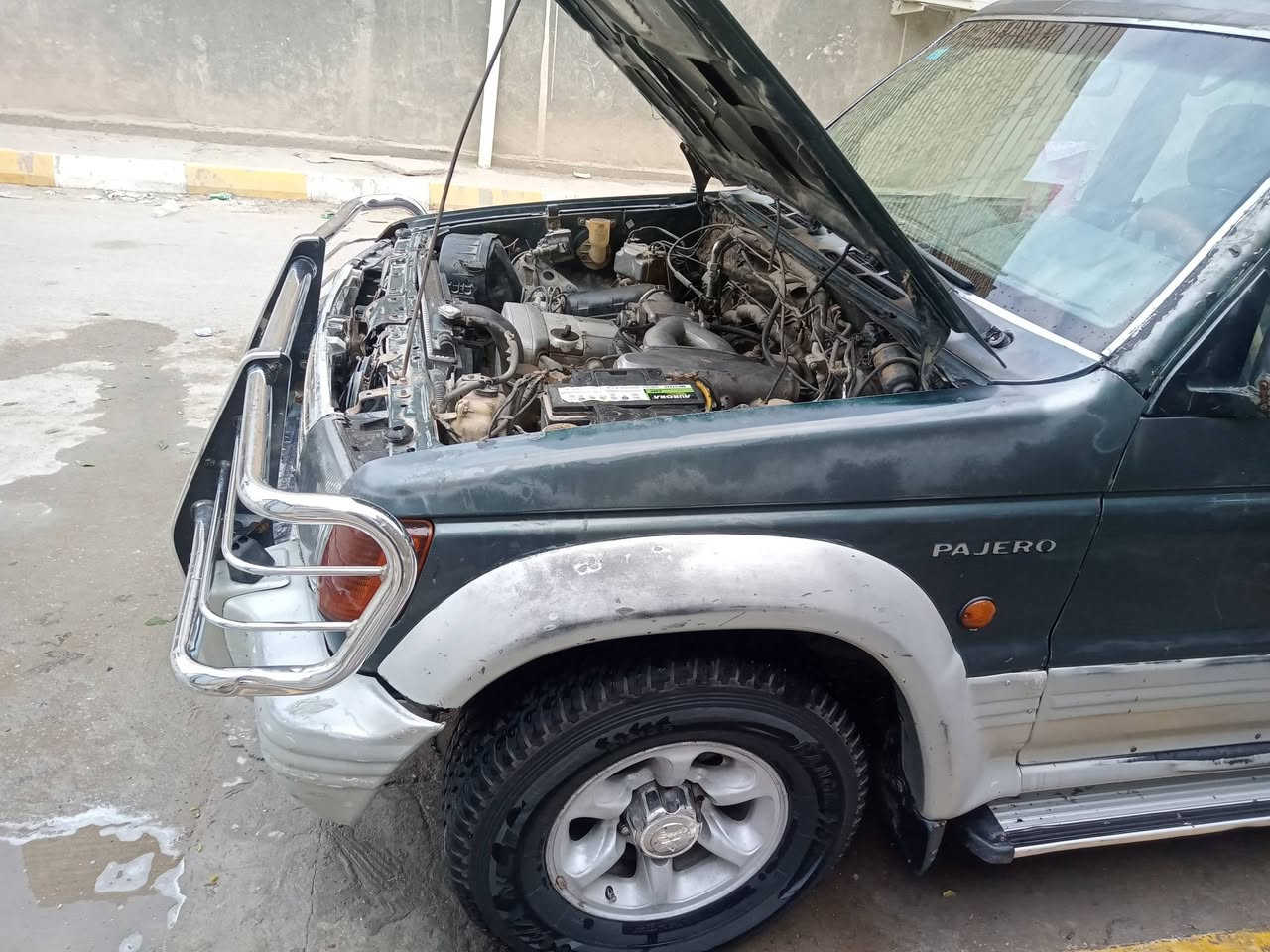 السلام. عليكم باجيرو للبيع محرك بطئ محور تخم تاير سنويه جديده بسمي تحويل رقم انكليزي مكاني ناصريه حي الشهداء سعرها 50وبيها مجال مدبل1995
***********
