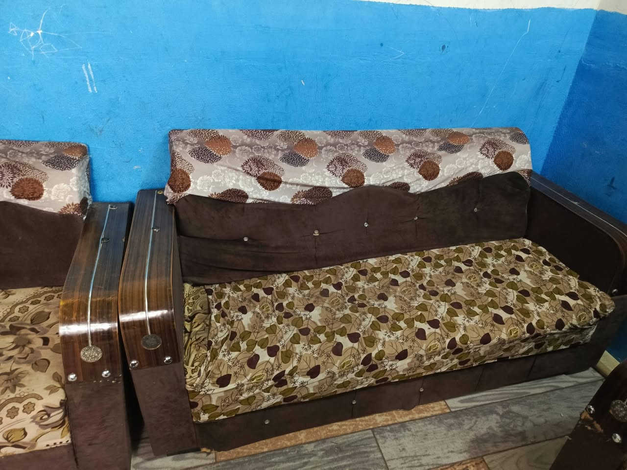 تخم مستعمل لبيع 10نفرات شراي يتصل سعره 130وبي مجال حك الجيه
***********
