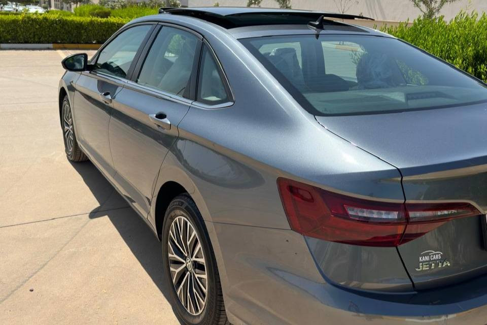 ڤۆڵگسواگن جێتا 2021  پڵەس Se مواسەفات 
تەنها بۆنیتی سبوغە بێ ناوگرتن
ئێرباگ سوکان و شان تەقیوە
سەنەوی نوێیە تا ٢٠٢٩ 
بەسەرناچێت   
یەک دینار مەسروفی تێدا نیە 

سـعـر : لە کۆمێنت داوابکە ڕاستەوخۆ بۆت دێت 📥 

گێر و مەکیەنەی بەشەرت 
هیچ کێشەیەکی تێدا نییە 

ژمارەی خاوەنەکەی 
 :***********

