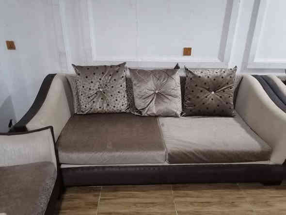 السلام عليكم تخم مستعمل نضيف تركي 10نفر رقم الهاتف***********
