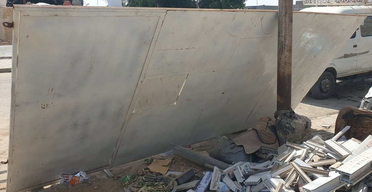 طباخ أربع عيون اصلي
( عيون تركي ) مستعمل أسبوع فقط 

سياج حديد ثقيل فية باب يرهم سقف او يرهم قاطع او غيرها الكثير من الأمور  مع ميز  موضح في الصورة 

المكان _ صويرة _ تبعد عن بغداد ٧٠ كيلوا متر 

للاستفسار ***********
