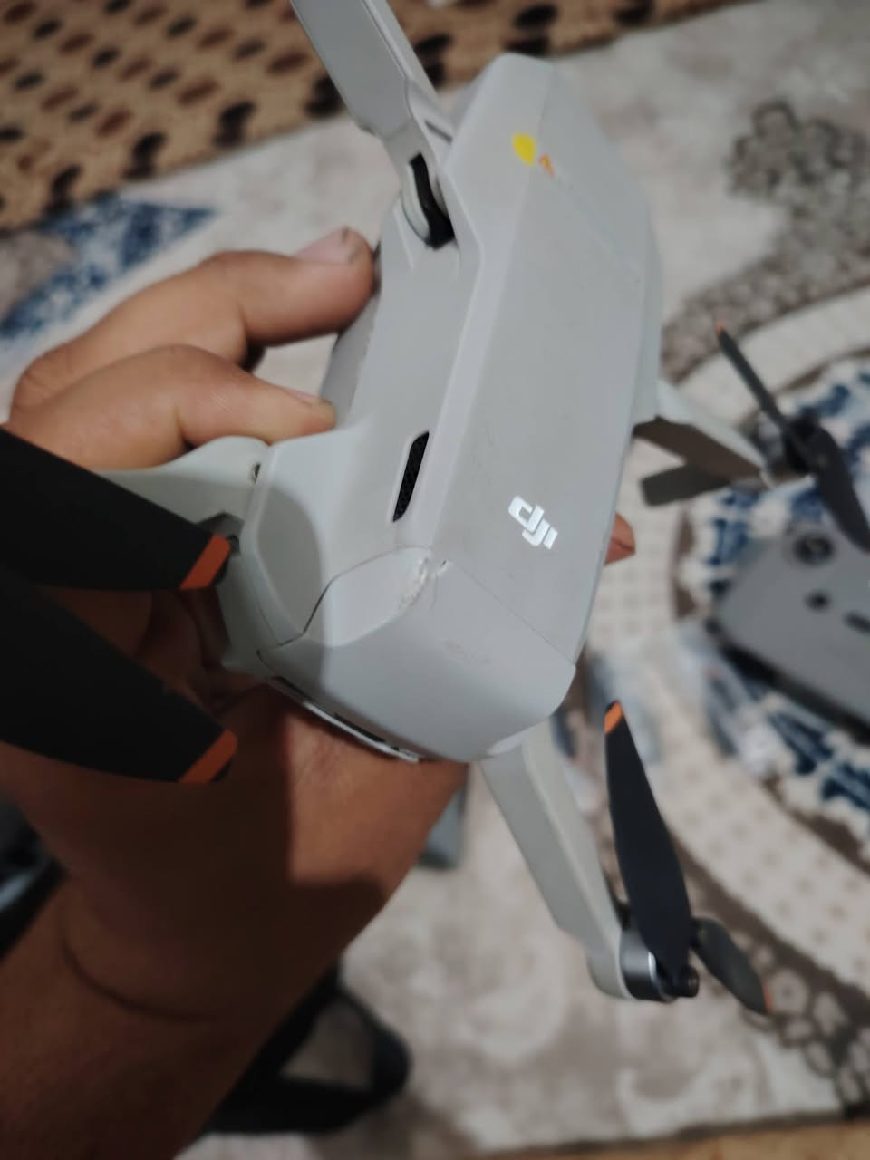 السلام عليكم شباب مني 2 se كومبوو للبيع مثل ما واضح يمكم بلصور مكفوله كفاله عامه م̷ـــِْن الصيانه مجرد قبق البطاويه بي فطر بسيط السعر 500 وبيها مجال شويه  متوفر توصيل على مسؤليتك


**إذا كنت صاحب هذا الإعلان وتريد حذفه لأي سبب، رجاءا أرسل رسالة إلى الدعم الفني**