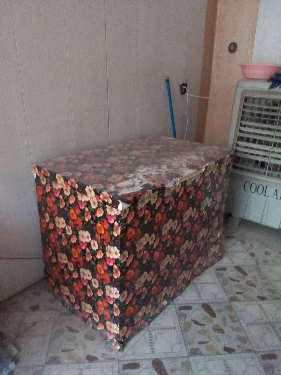 للبيع ادوات مطعم للبيع 
مفرمة لحم المانية اصلية حجم 22 السعر 250 الف
بوجه شواء كاملة مفرغة ومنقلة وباور هواء 250 الف
مجمدة حجم 14 قدم 100 الف
ميز حديد 2 متر مجهز بجناكيل تعليك اللحم 100 الف
سنك مرمى 75 الف 
للاستفسار كربلاء البوبيات 
*********** 
والاسعار بيهه تخفيض للشراي
