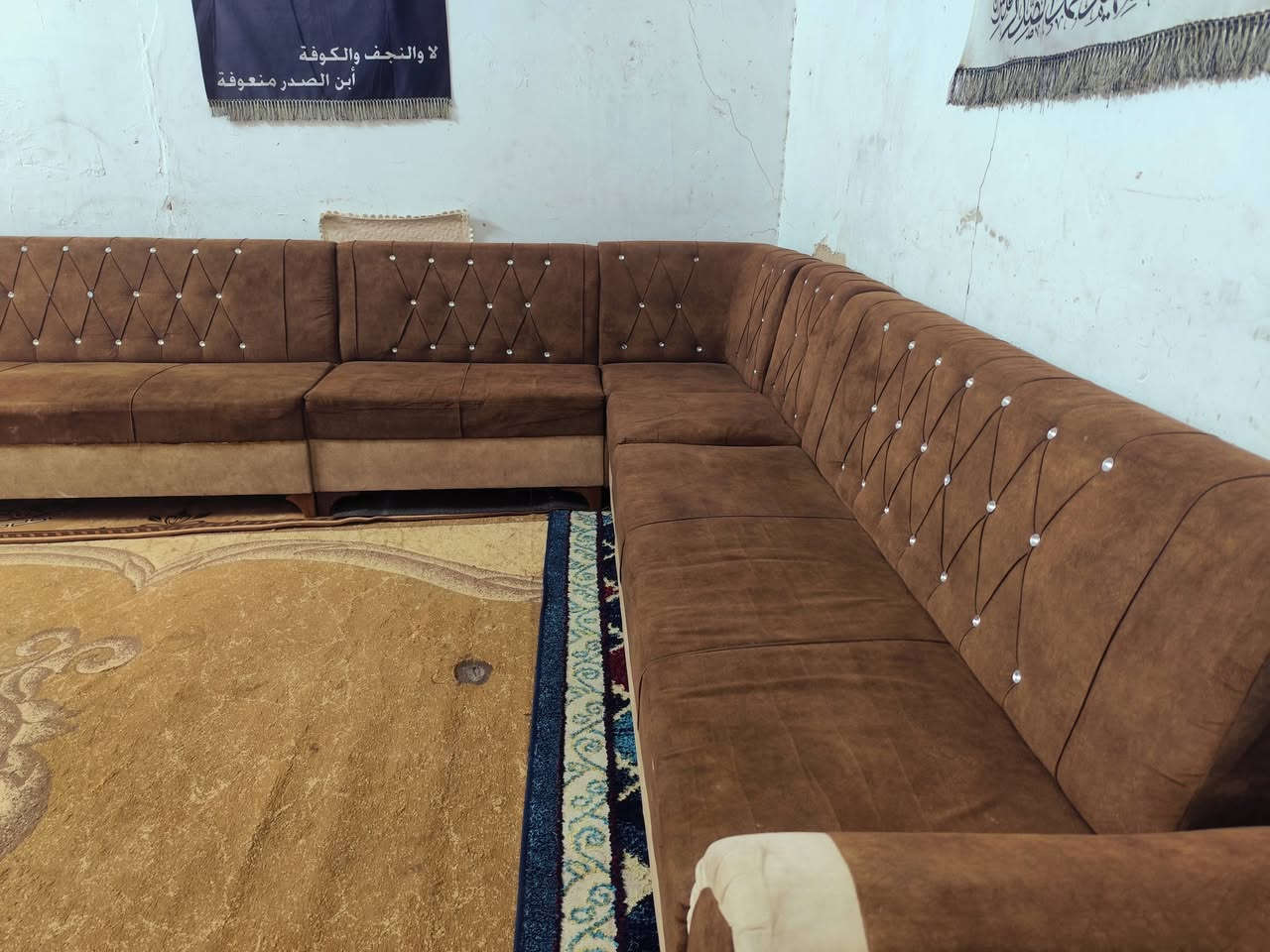 ديوان 10 مقاعد تزكام نضيف مابي اي ضرر سعره 225 وبي مجال مكاني كربلاء حي العامل يوجد توصيل بكروه *********** يوجد واتساب
