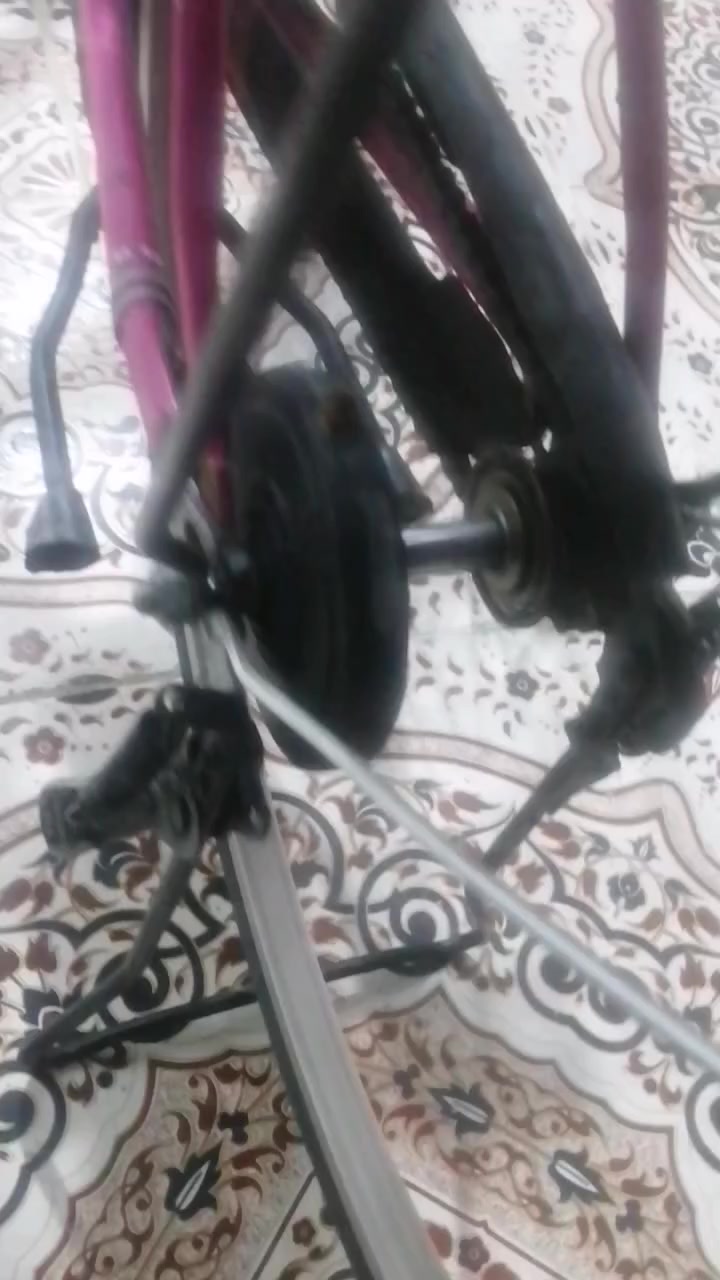 سلام عليكم بايسكل للبيع او مراوس الون وردي غامق كلشي بلادي الا الجمرلغات العوان كركوك


**إذا كنت صاحب هذا الإعلان وتريد حذفه لأي سبب، رجاءا أرسل رسالة إلى الدعم الفني**