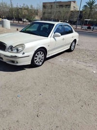 سوناتا • ٢٠٠٤ • ٦ سلندر