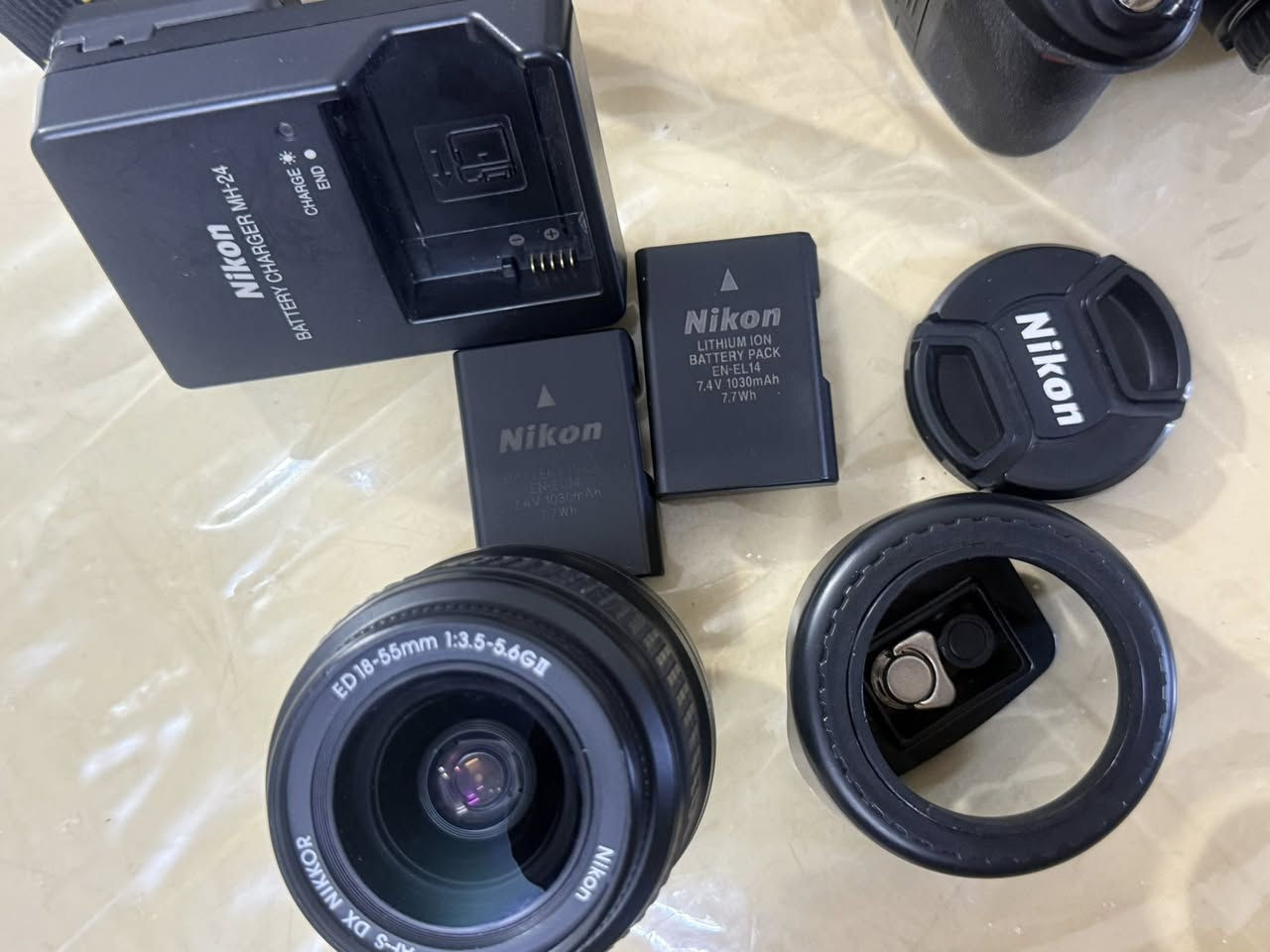 كامره نيكونD3100
مع ملحقاتها شاحنه وبطاريه عدد2
وجنطه كامله ع الفحص


**إذا كنت صاحب هذا الإعلان وتريد حذفه لأي سبب، رجاءا أرسل رسالة إلى الدعم الفني**