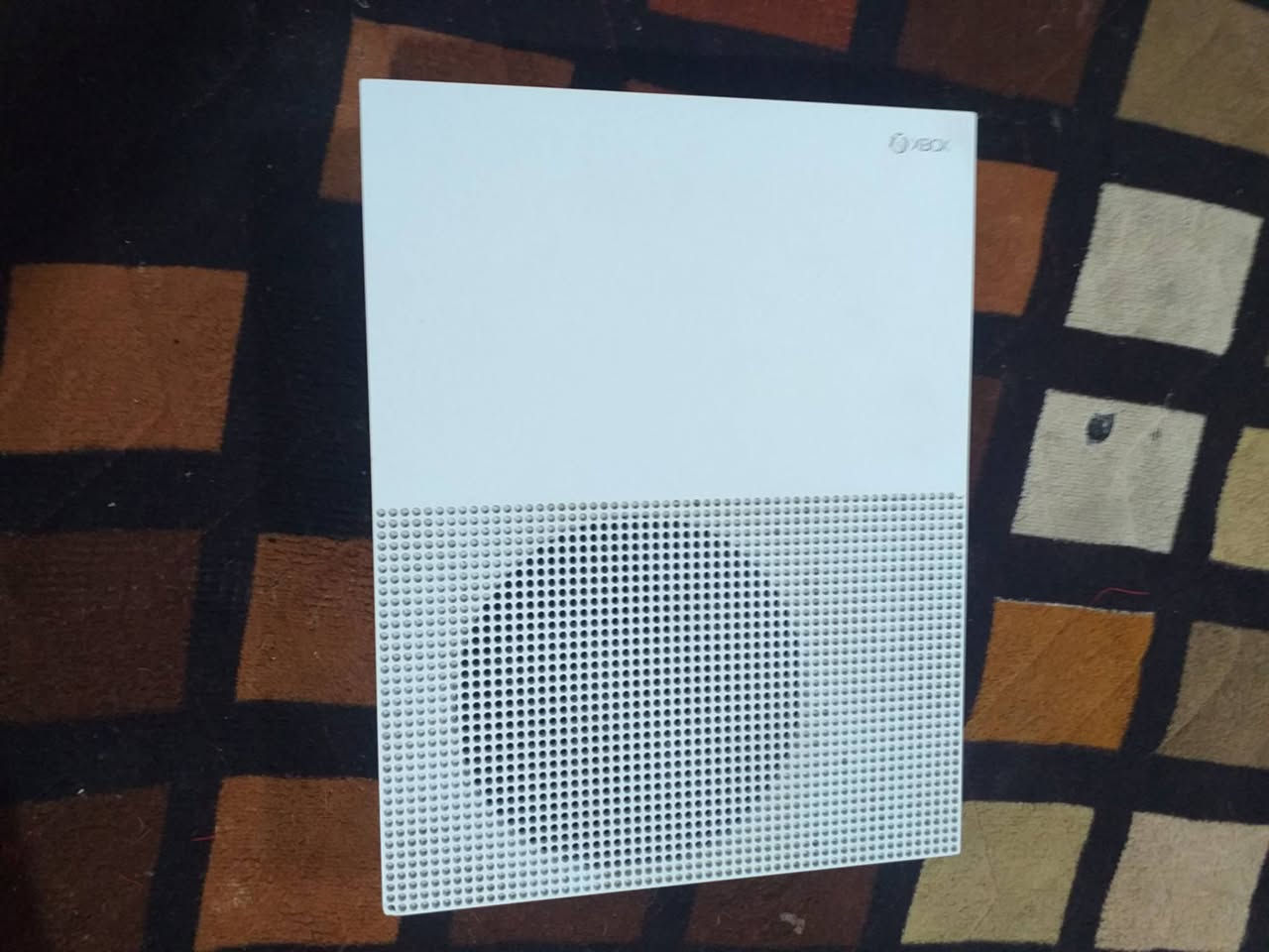 السلام عليكم 
اكس بوكس ون اس للبيع حيل نضيف ذاكره نص تيرا جويستك وحده بي 3 العاب فورزا هورايزون 5 و بيس و GTA5 مفعل بي كيم باس ما مفتوح وضمان السعر 130  ***********
