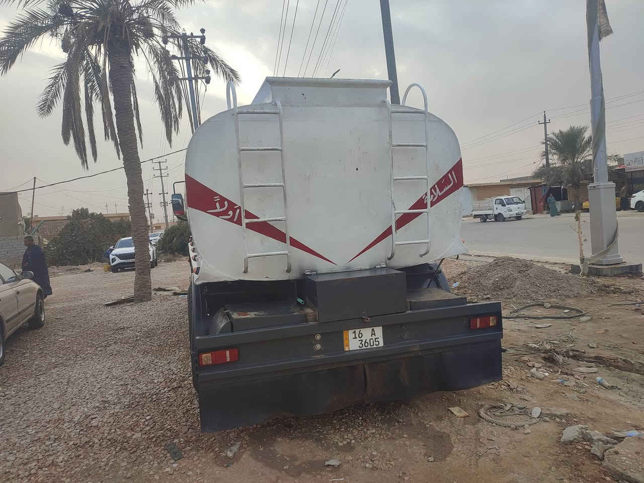 تنكر فالفو 2002 سياره بلاد تاير22 سنويه 2030 كبل لشغل***********.   لسعر125بيه مجال قليل مكان نجف مشخاب
