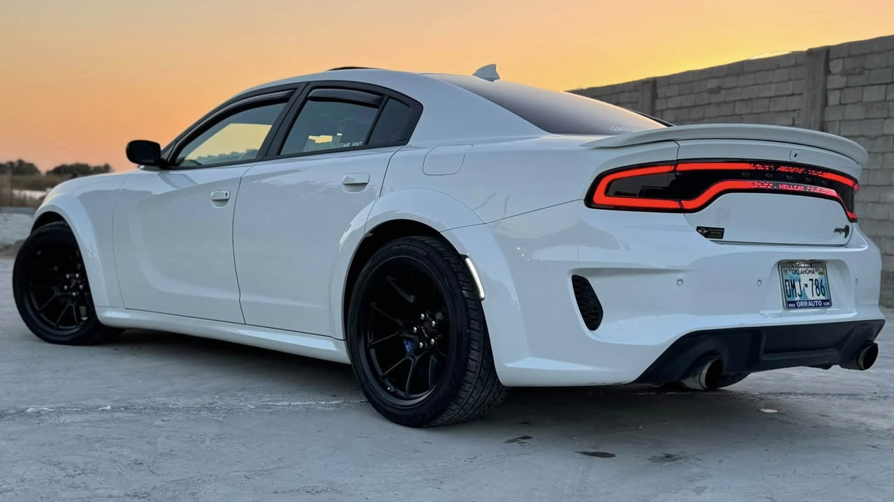 #hellcat_red eye  #jailbreak 807hp
model: 2022

👇🏿----------------------
📌المحروسه للبيع  

ضرر جاملغ السايق مبدل نفس اللون 
ميحتاج اسودف  سياره معروفه بالقوه مالته وتفاصيله 
بدون رقم  منفيس بأسمي 

📌داخل اوف وايت الوحيده بالعراق بهذا اللون بلادي

📌 برمجه وتفريغ وشوته دايمون 🙂
وبرمجه يم مصطفى ايكل 

📌السياره جبته ماشيه 21600 وهسه ماشيه 22 الف

📌ايرباك ضارب (الدركه مبدله بلاديه ام النشره ودشبول مغلف )

📌اما بالنسبه للسعر تجي وتكلب الي عجبتك تاخذه وتشلع عيني 🌹وسعره سعر سكات 

للاتصال *********** مهندس حسن 
مكاني محافظه واسط 
🎲🎲🎲🎲🎲🎲🎲🎲🎲🎲🎲🎲🎲🎲🎲
