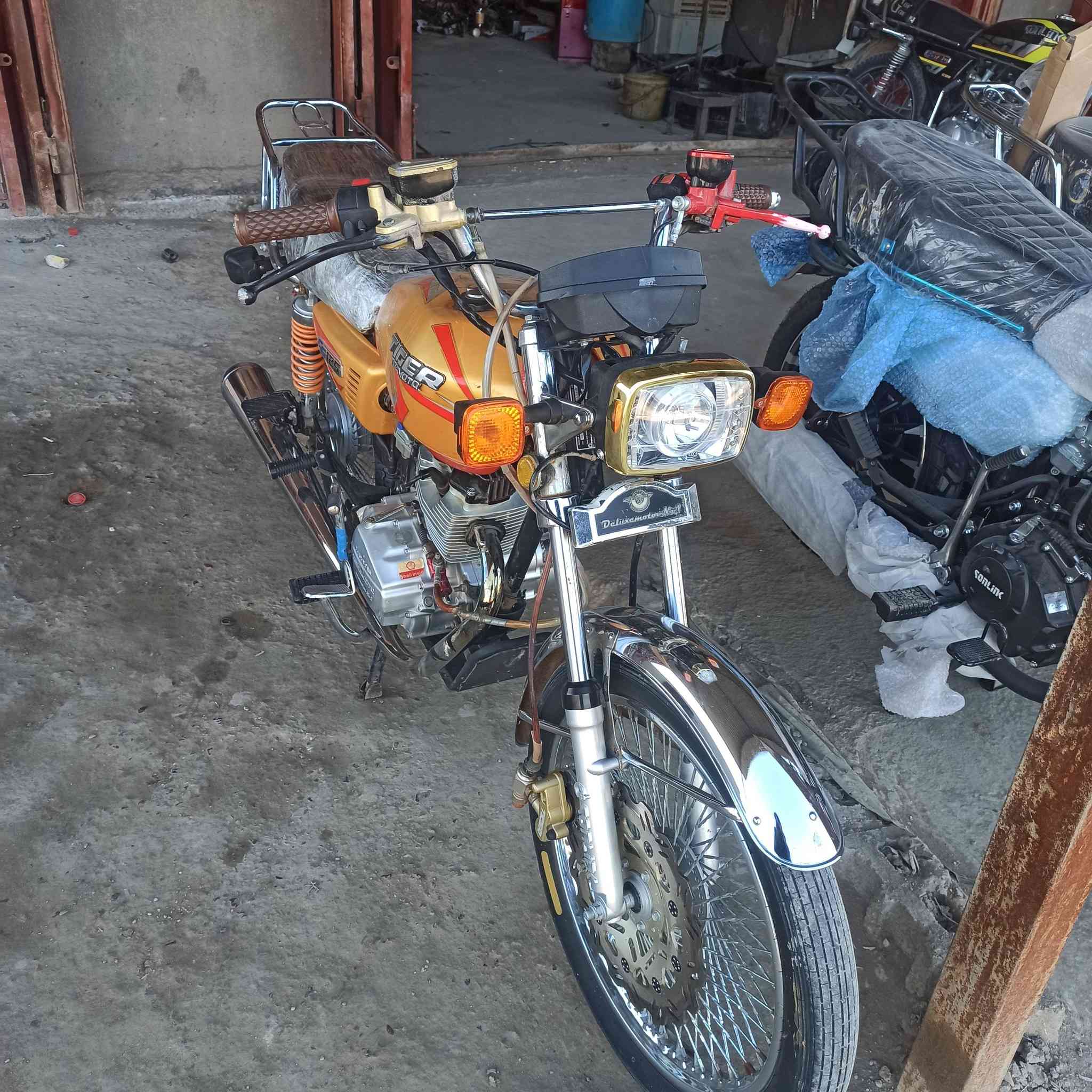 السلام عليكم  دراجه تايكر موديل 24 كفاله عامه مكان بابل الحمزه الغربي تقاطع معمل السكر  سعر 575 وبيه مجال  ***********
