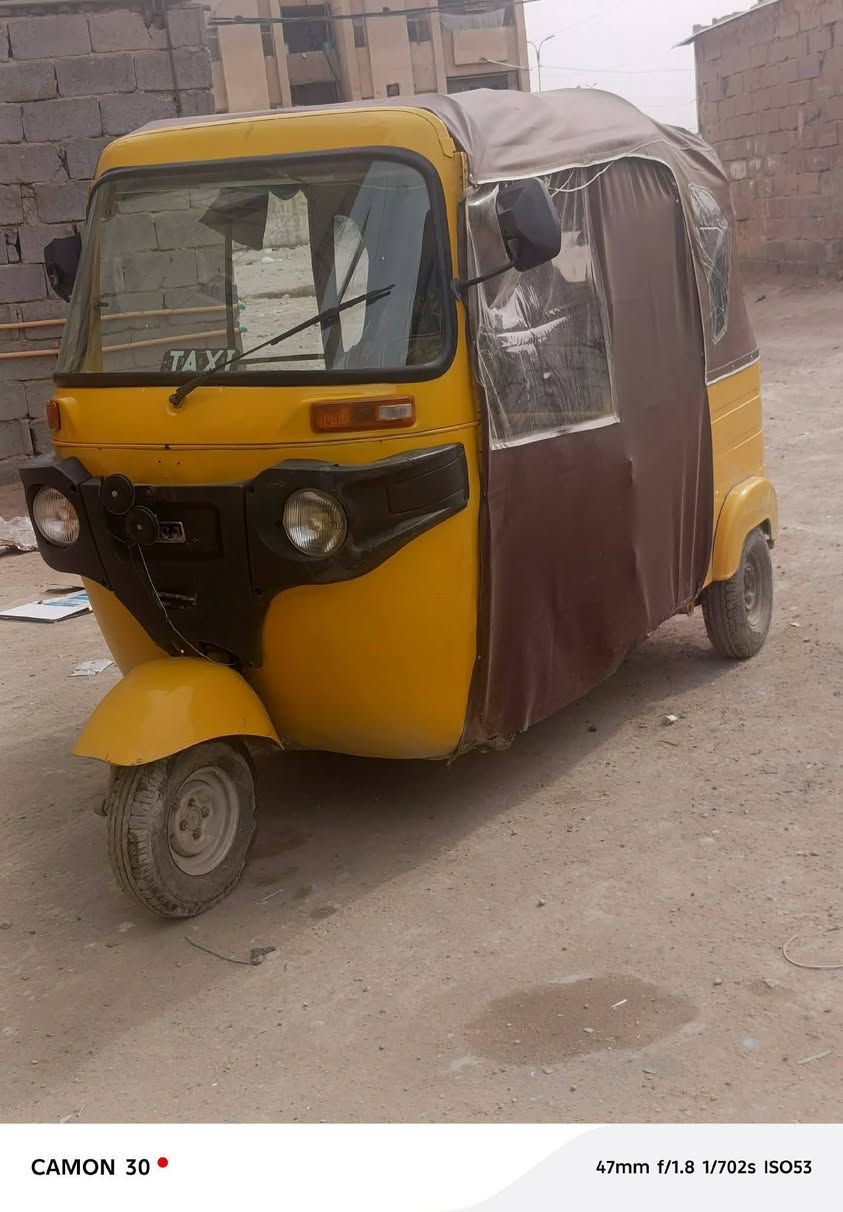 سلام عليكم
تكتك البيع
موديل 2019
تكتك اوراق
تكتك مثل ما موضحه بل صوره
تايرات جدد
العنوان بابل
الاسكندريه
مجمع حطين
السعر2700 
وبيهة مجال 
ستفسار تصال رقم
***********
