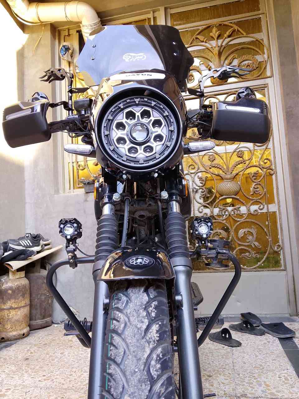 دايوان موديل 25 دراجه جديدة بمعنى الكلمة حجم المحرك 200cc الدراجة نازلة ب بشهر 12 يوم 9 ماشية تقريبا 4000 الالف بعدهة بأسم الشركة مامحولهة رقم سليمانية لوحات وسنوية انطيك رقم الكردي وتروح تحول السعر 3 بيهة مجال  وشوفة عينكم بيهة صندوك حجم كبير وهاي التزويدات كله اصلي شرد (*********** واتساب )  ( ***********)
