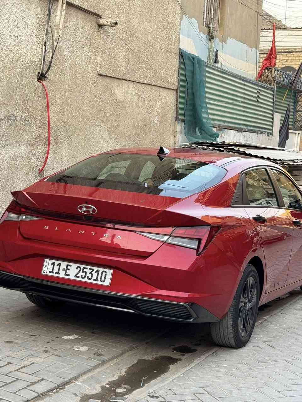 النترا موديل 2022
. المواصفات ………..
1ما عده فتحه سقف 
2 بصمه تشغيل 
3 بصمه أبواب 
4 تشغيل عن بعد 
5 رادار امامي وخلفي 
6 لد خلفي 
7 لايت زنون 
8كشنات تدفئه 
9تبريد منفصل 
10ويل كل بلادي 
11تحديد مسار 
12مثبت سرعه 
13وقوف ذاتي 
14مانع اصطدام 
15شاشه ثلاث انضمه (سمارت -ذكي -سبورت) 
16شاشه دجتال متصله 
ماشيه 62كيلو متر 
السياره ليبل واحد بس قبق جنطه مبدل فقط بجم كبس ولا يرباك طاك سياره نضيفه بس بيه حالوبات خفيفات بل قماره وحادث ما واصل لحوض بس براكيت السعر 160وبيه مجال بغداد المكان الامين الثانيه 
صور الحادث مرفقه بل منشور رقم ***********
