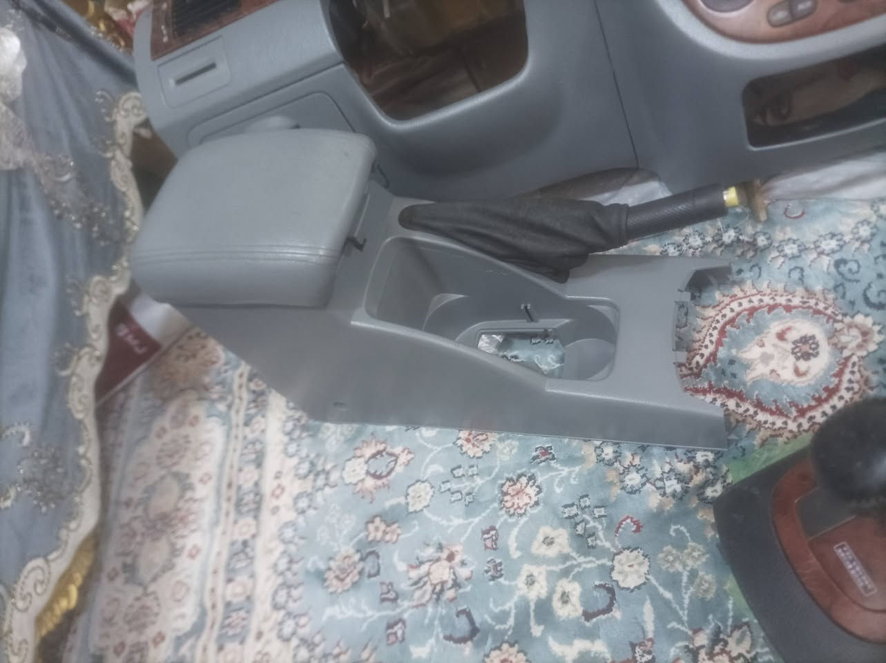 للبيع اغراض اوبترا حاويه اصلي من مكصه متوفر دشبول متوفر احصل الفرس المسند  كانترول ابطاين  ضفيره كفرات كيجات عقول محرك عقول كير بدأت خارجيا مرايات جانبيه مسجل سيدي  قاعدت وقبضت كير  للاستفسار وات ساب***********
