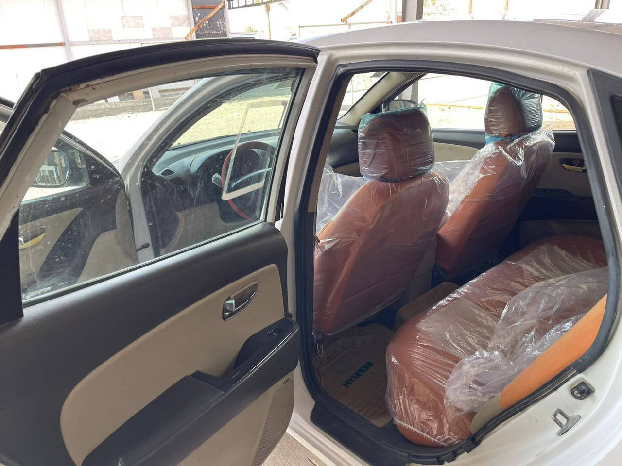 النترا ٢٠١١
السياره بيها صفحه كامله صبغ والمقطع قبل صبغ نزلته بل منشور ليش اتعبك وتعبني لاضربه ولادعم ولا كلبه 
 
رقم بغداد انكليزي 
محرك ١٦٠٠ دوش 
تخم تاير جديد 
داخل بيجي 
اشاير بل مري 
شاشه تاب 
دوشمه جديده 
صدر حلو كلش 
محرك احنه بدلنا قبل شهر لو أقل 
السياره كلش حلوه متصرف عليها شي 
جاهزه  
السعر   100 $

مكاني بغداد التاجي 

*********** متوفر واتساب 
الخاص مفتوح
