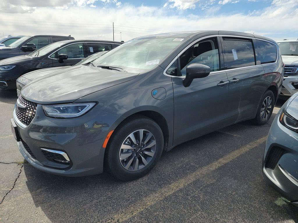 يالله // ( بِسْمِ اللَّـهِ الرَّحْمَـٰنِ الرَّحِيمِ )
كرايسلر باسيفكا بلك ان  2023

هايبرد +كهرباء +بانزين

محرك 6 سلندر .3.6 ماشيه 17  فقط

مواصفات تو رنك L

كلين تايتل مكفوله كفاله عامه

لا حار ولابارد ولاغرق كفاله من الحادث والتبديل والصبغ والسمكره شخط مابيها مشاء الله 

ورقم  ((( بغداد )))  السعر 💲 275 💲🌷

            وبيه مجال حك جيتكم 

وجود السياره بغداد الامين الثانيه

                     

                         @☎️(((((.   ***********    )))) ☎️.
