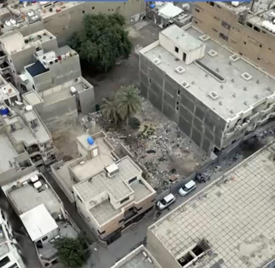 فرصة استثمارية نادرة في قلب الكرادة – بغداد

للبيع قطعة أرض تجارية بموقع استراتيجي مميز، تقع بين شارع الكرادة داخل وشارع أبو نؤاس، في واحدة من أكثر مناطق بغداد حيوية وطلبًا

 مميزات الموقع:

* موقع تجاري مميز وقيمة استثمارية عالية.
* قريبة من شارع أبو نؤاس ونهر دجلة.
* محاطة بالمطاعم، المصارف، الشركات، والأسواق.
* سهولة الوصول من جميع الاتجاهات.
* مناسبة لإنشاء مجمع تجاري، مطعم، كوفي شوب، بناية مكاتب، أو مشروع استثماري مميز 

للتواصل والاستفسار يرجى الاتصال على الرقم: (***********)
