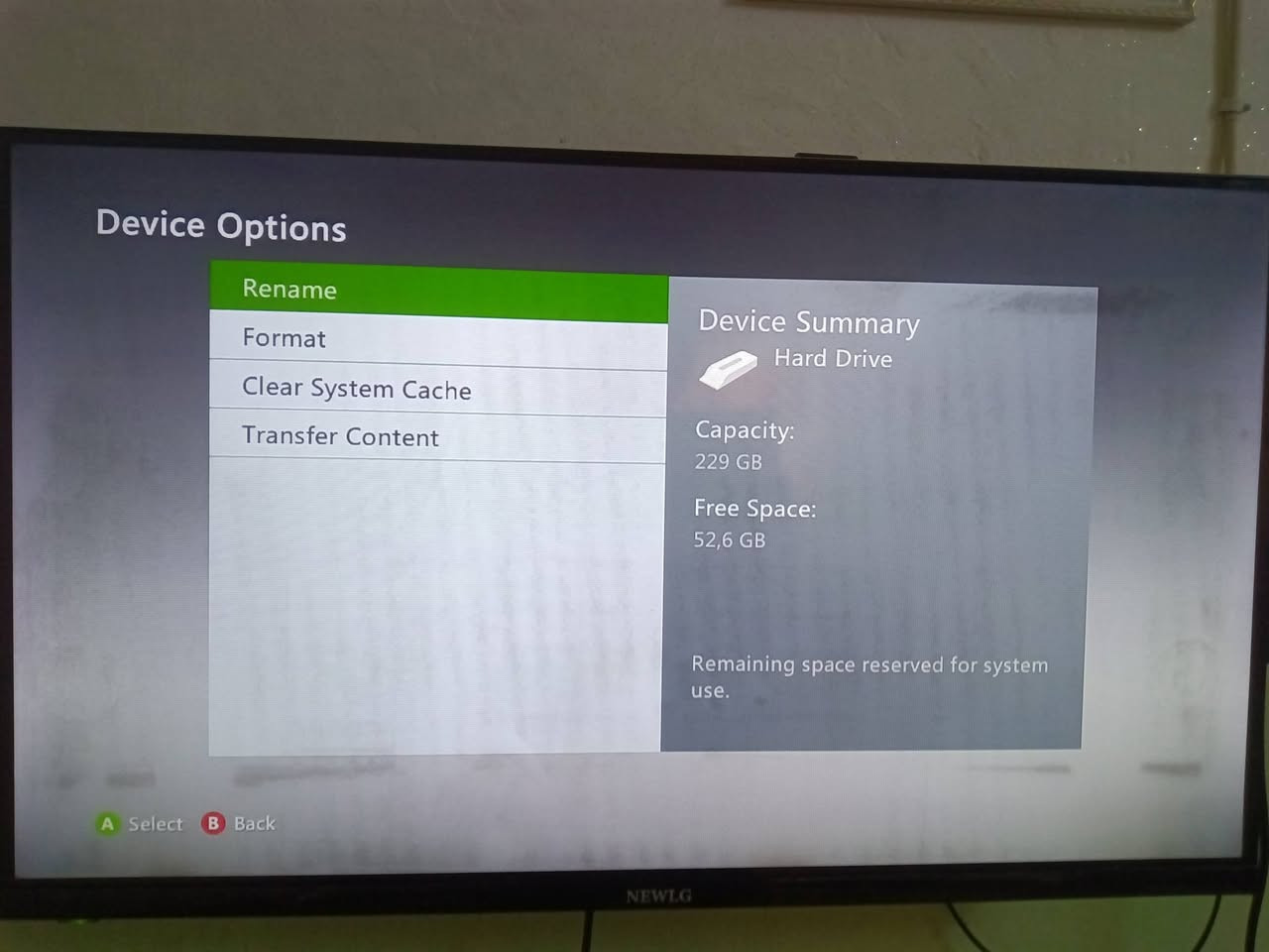 اكس بوكس 360 نسخة سلم  نضيف 
الملحاقات كاملة محولة كيبل HDMI كيبل تشغيل محولة و جويستك واير عدد واحد
مساحة 230 بيه 21 لعبة و بيه مساحة فارغة 52 گيگا 
السعر 125 العنوان الموصل الايمن قرب دورة بغداد للتواصل خاص او *********** واتساب
