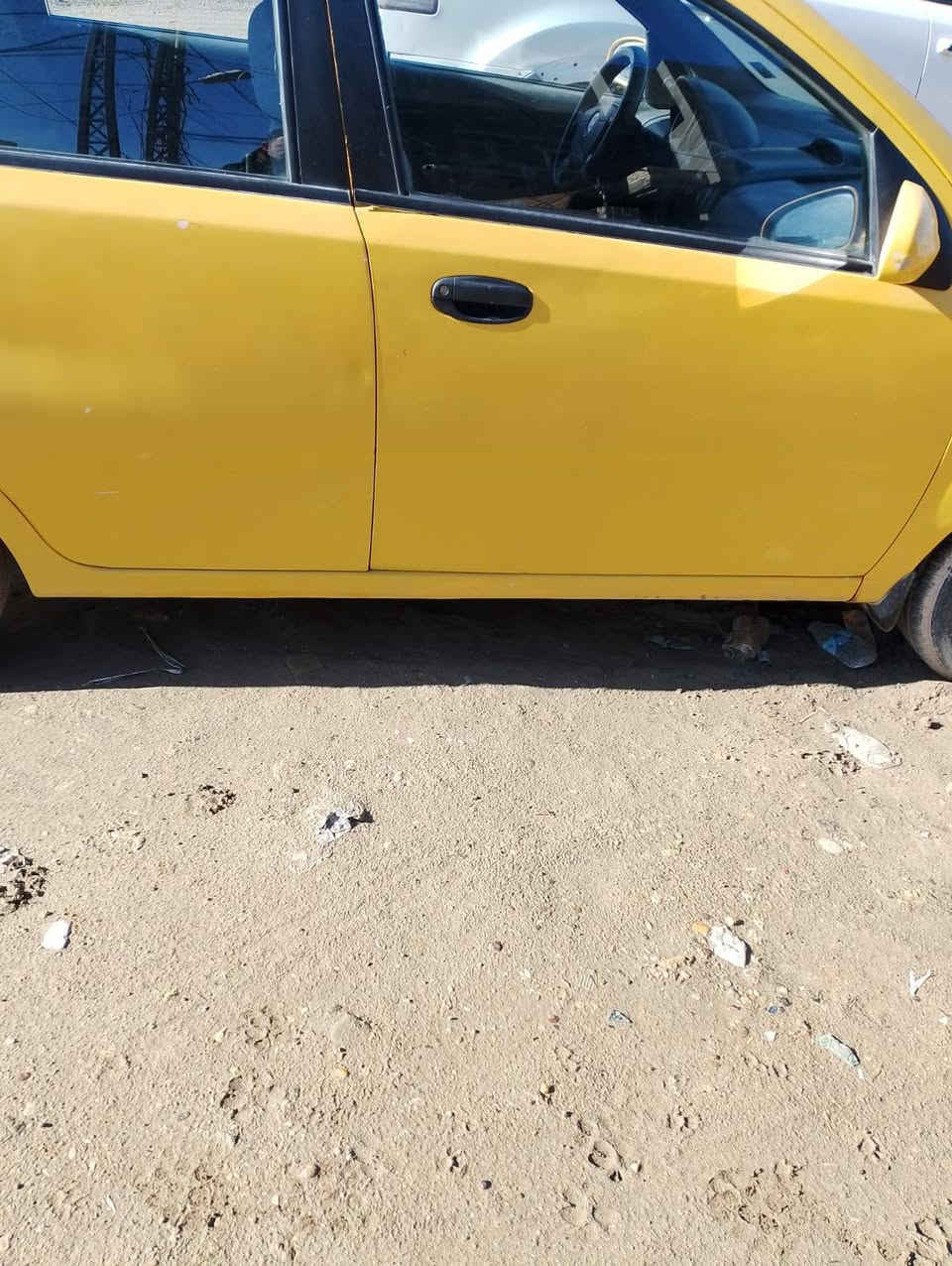 للبيع افيو موديل 2004رقم بابل الجديد بسمنه السياره بلحله وجاهزة من كلشي خصوصي الون  السعر 40وبيها مجال للشراي ***********
