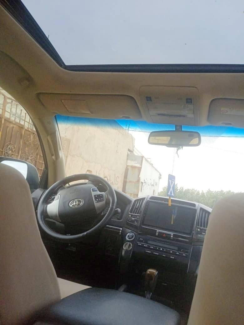 سلام عليكم للبيع لاندكروز جكساره موديل 2009
سياره جاهزه مال بيت فول مواصفات بريم 
مكفوله كفاله عامه من ضربه وصبغ وتبديل ولبارد 
8ارباك فتحه سلايت شاشه زنون عالي ناصي كامره 
ثلاجه كروز سرعه بصمه شاير بلمري قمارهDVd
سياره شوفه عينك تجي وشوف وتدلل 
مكان سيارة بابل الإسكندرية/السعر 3شدات و6ورقات وبيه مجال /***********
