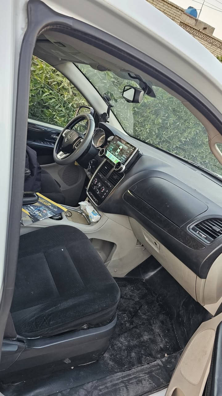 دوج كرفان 2016 _ مواصفات SXT
لسونار مرفق بلمنشور سياره تراي جديد فول مواصفات
بيبان كهرباء 
جام كهرباء
شاشه _ كاميرا
فول تحكمات 
تبريد ٣ قطع 
بدون اي نقص سياره جاهزه 
حادث بسيط 
مبدل مكينه جديده 
باسمي سياره 

سعر 153  ورقه 

_ العنوان _ بغداد _ البياع

***********
