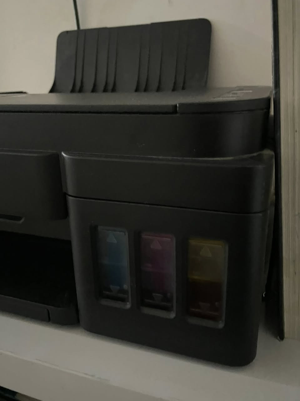 السلام عليكم 
طابعة كانون استخدام منزلي قليل للبيع بيها مشكلة بالهيدات متطبع تقطع بالطباعه ومبدلين سفنجات الاحبار بقطن 
ابيع على عطلها ب٥٠ 
وانطي وياها احبارها 
يوجود توصيل


**إذا كنت صاحب هذا الإعلان وتريد حذفه لأي سبب، رجاءا أرسل رسالة إلى الدعم الفني**