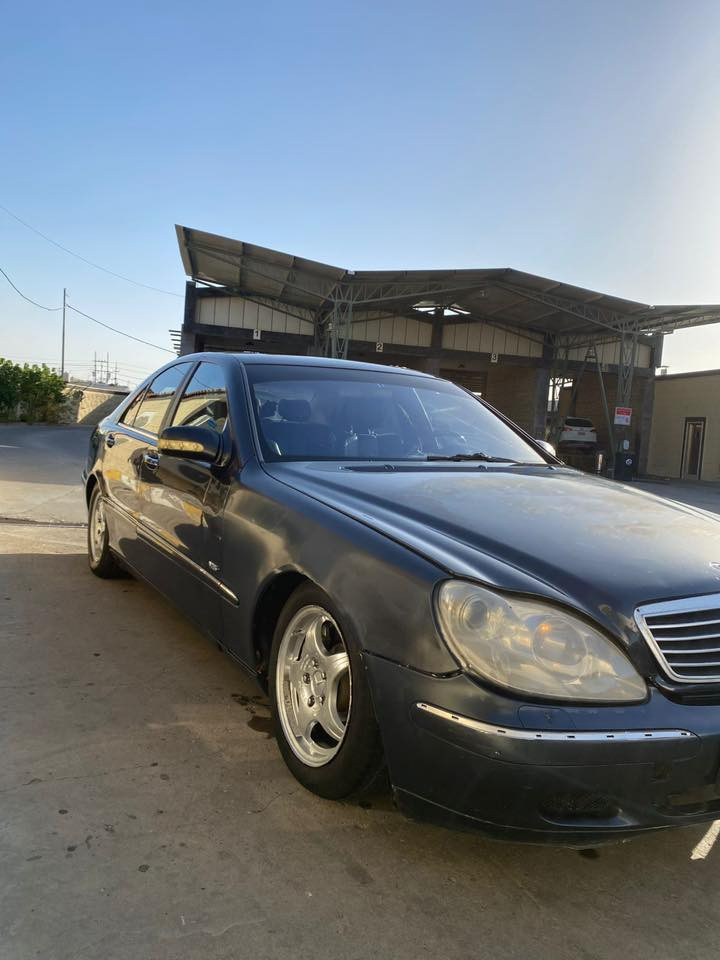 مرسيدس غواصه ( ادوات )
S 500  .. 2001 
لون مميز نيلي متغير 
مكينة ٨ سلندر كفاله 
كير كفاله كهرباء كلشي بشرط 
جوبلسات تصعد وتنزل 
السياره حلوه وبلادية وخير من الله 
بيها جاملغ امامي صبغ
مكانها البصرة 
السعر ٤٥ ورقة والشراي يدلل 
رقم الهاتف 
***********
