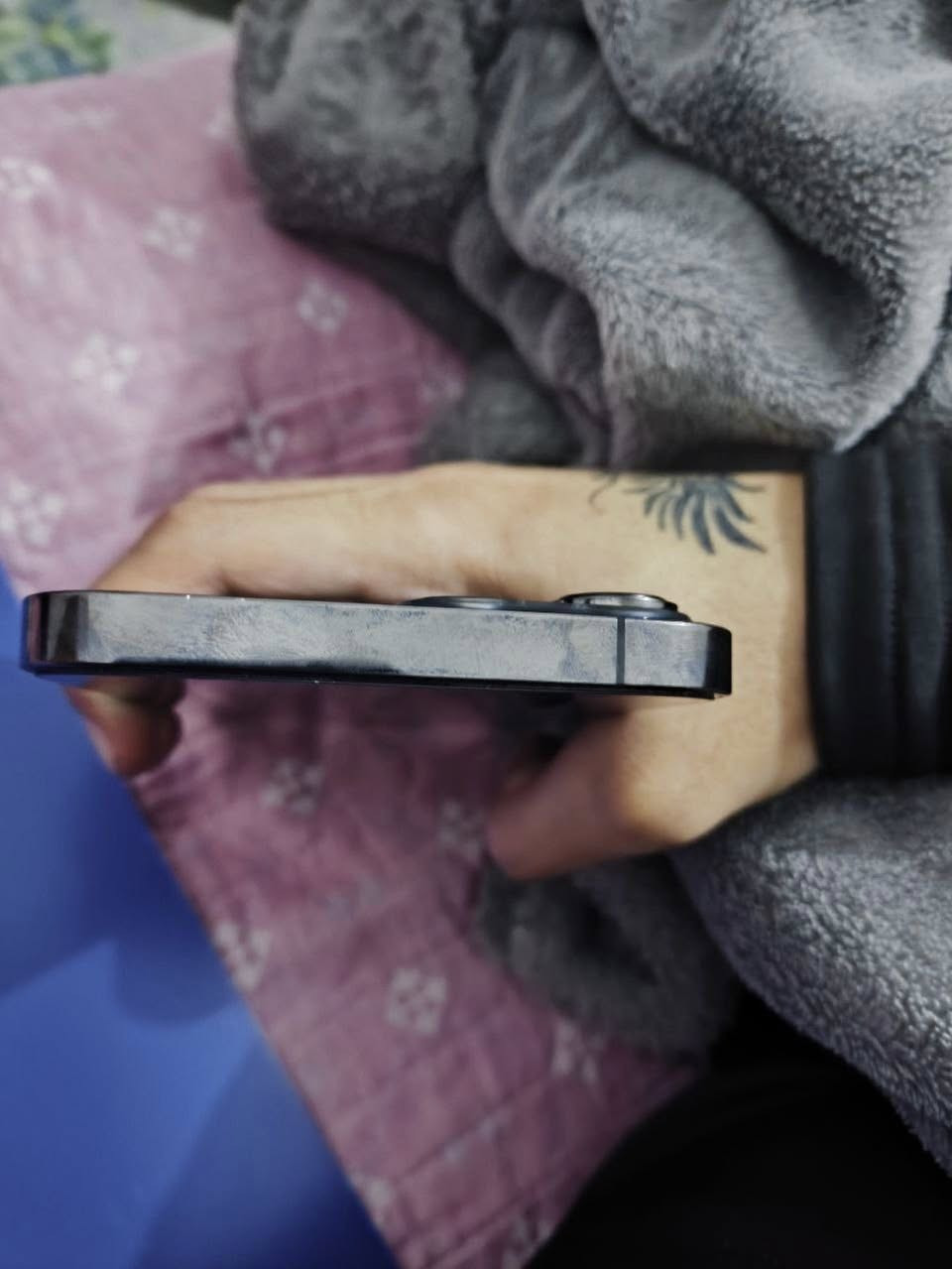 سلام عليكم 13 برو ماكس جهاز نظيف مابي شخط كامل بطارية 82 كارتونه موجوده مساحه 256GB السعر 650 ماتحصل مثله بالسوك قطعه مكاني الكوت تواصل بالفيس او رقم ***********
