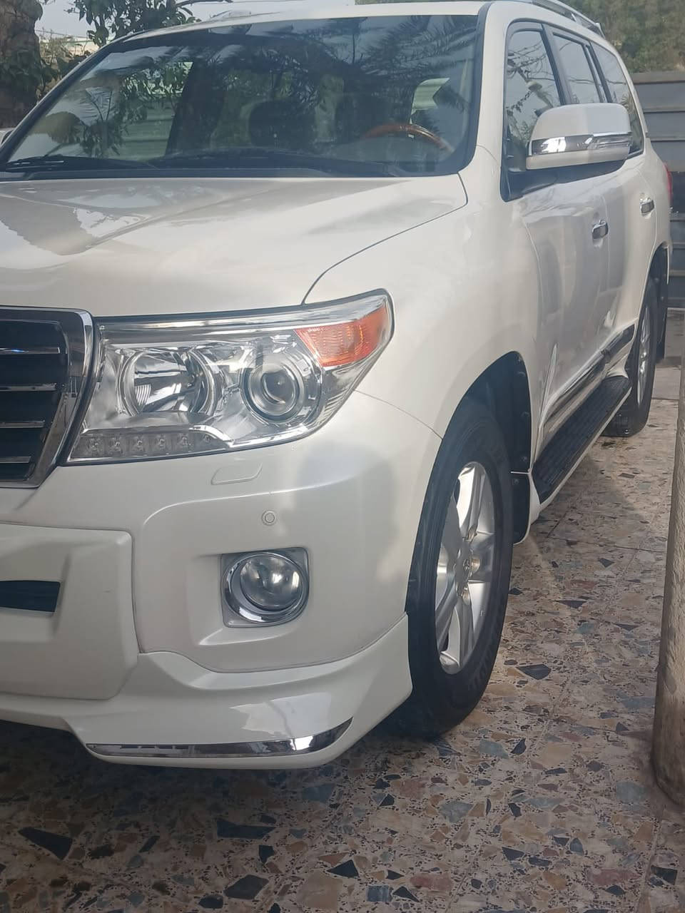 اااا
للبيع لاندكروز 
٢٠١٥ 
فول بريم مكفوله مكاني بغداد 
ماشيه ١٠٠ حقيقي نضيفه جدا كفاله عامه محرك سته سلندر 
بصمه فتحه جلد 
جاهزه من كل شي 
بغداد البلديات ***********
