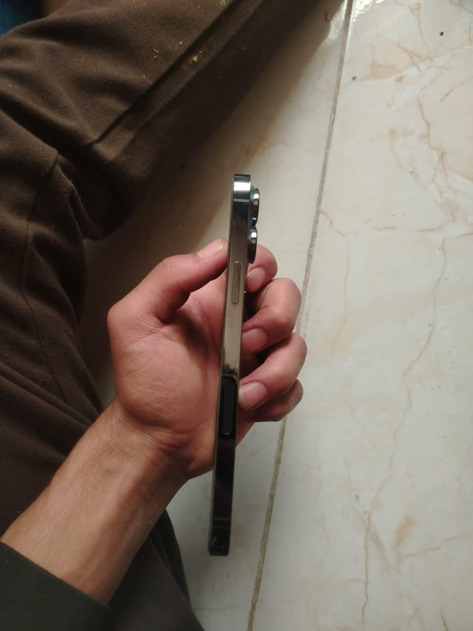 سلام عليكم 13برو ماكس للبيع فقط  ذاكره256 بطاريه 85جهاز بدون ملحقات السعر   750   ***********واتساب
