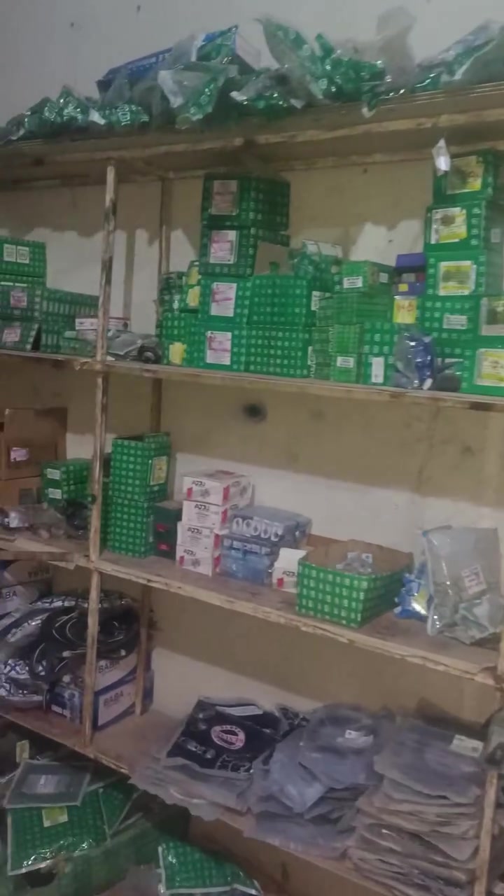 سلام عليكم محل للبيع غراض باجاج وتيفيس
ابيعلك ع سعر جمله  اني جارد الغراض كلهن ومسجلهن بدفتر قطعه قطعه 
عنواني كرمه علي سوك ابصخير
شراي ينتصل واني بخدمته 
***********
