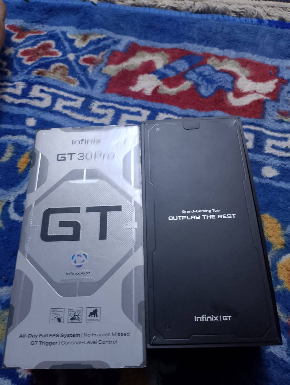السلام عليكم 
                 
انفنكس جي تي 30 برو
                 Infinix GT 30 Pro
نضافه 90 بل 100
الجهاز يجي وياه كارتونته وشاحتنه الاصليات همين يعني ملحقاته وياه
السعر 325 مجال بسيط ✔️ 
مكاني بغداد ✔️ واتساب موجود 
***********
