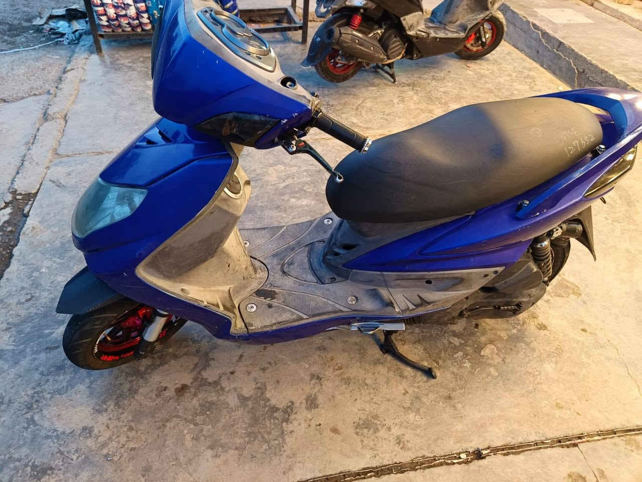 سكنز فحل كابريته
دراجه جديده فول الفول
كلهه شغاله
كهربائيات
دبلات امامي رياضي
دبلات خلفي رياضي
جامات شاير رياضي
جامه بكلايت رياضي
قطرات رياضي
ستان رياضي
صالنصه رياضي
ويل كب وياضي
قبق فلاوين رياضي 
تايرات جلاتين
فج رياضي
مكينه رياضي
كلجات رياضي

مكاني شعله
***********
