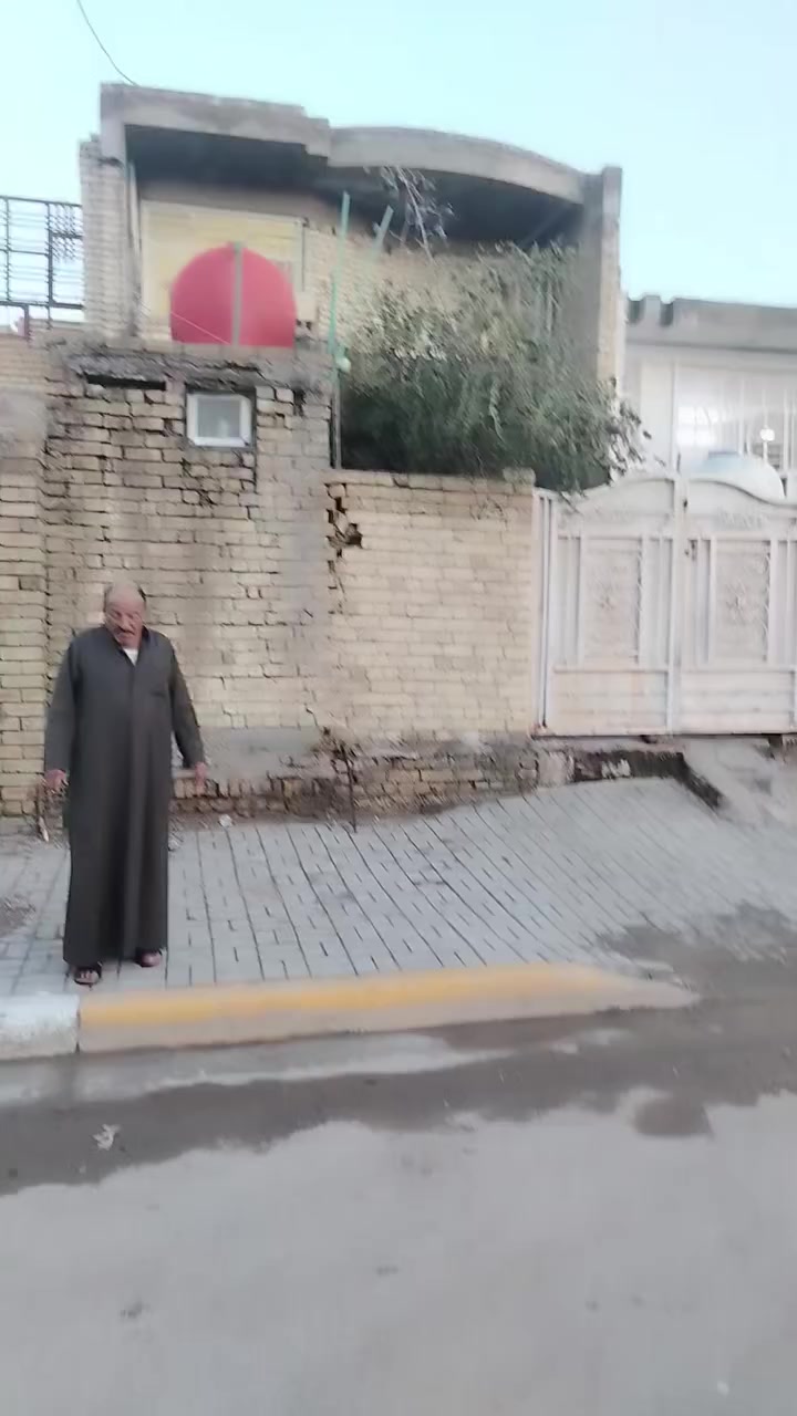 سلام عليكم من رخصت مدير الكروب المحترم بيت منطقه حي الكوفه المساحه ١٨٠ متر بناء جديد ٢٠٢٤ التفاصيل داخل الفيديو رقم *********** /***********
