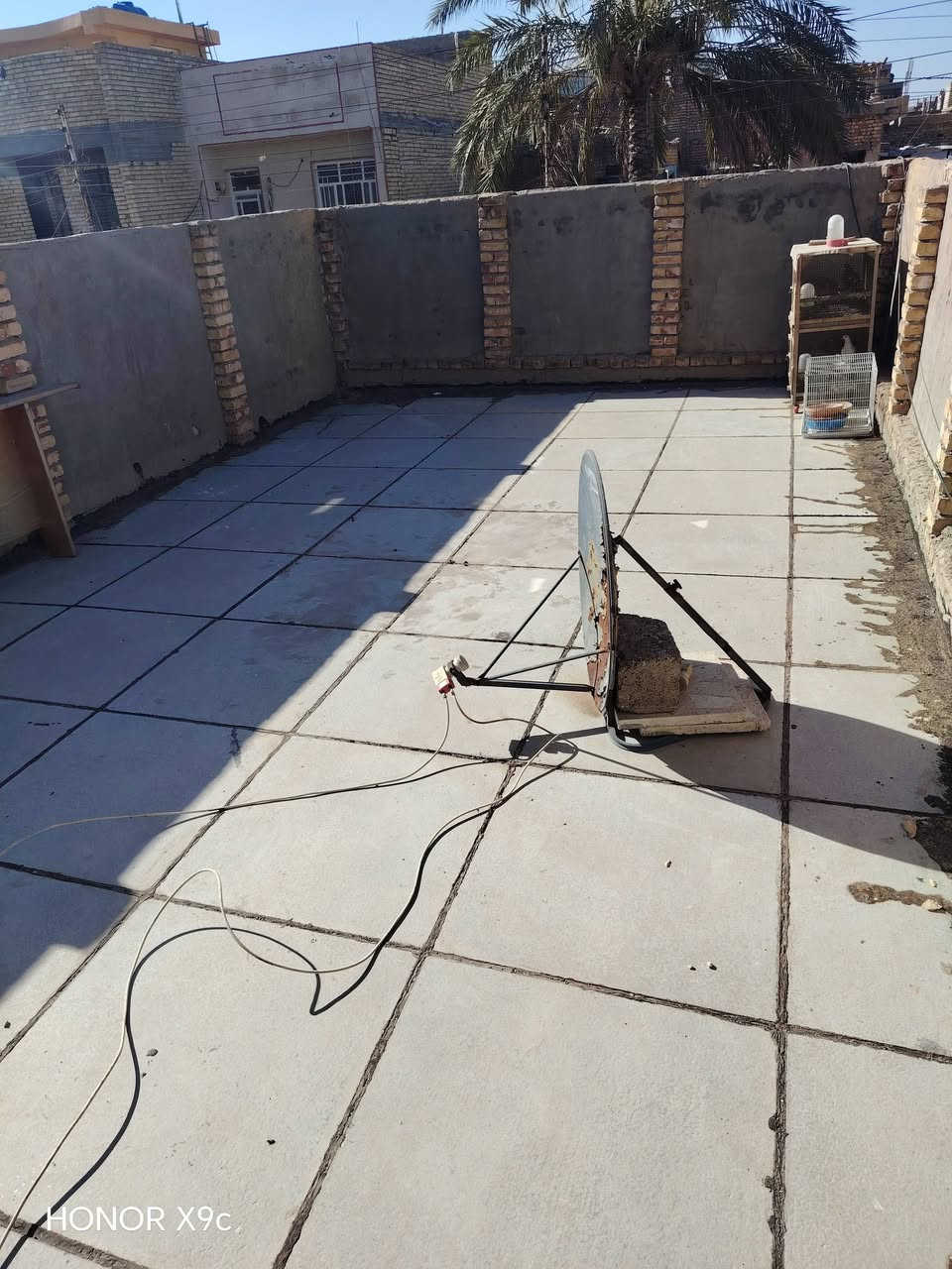 بيت للبيع 100متر5×20 الحسينية منطقة 4000 قرب ابو سنان الوكيل محلة 211 بيت بناء سنة 2019 عالي على الشارع موجود صور وفديو للبيت الي يرغب ادزهن خاص ***********
