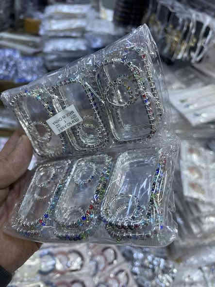 وصول تشكيلة جديدة من الاكسسوارات والحلي بالجملة فقط(درزن)مع التوصيل لكافة المحافظات مع توفر جميع الاكسسوارات السابقة الموجودة بالصفحة والله الرازق الكريم،واتساب*********** العنوان الشورجة بغداد سوق التمن
