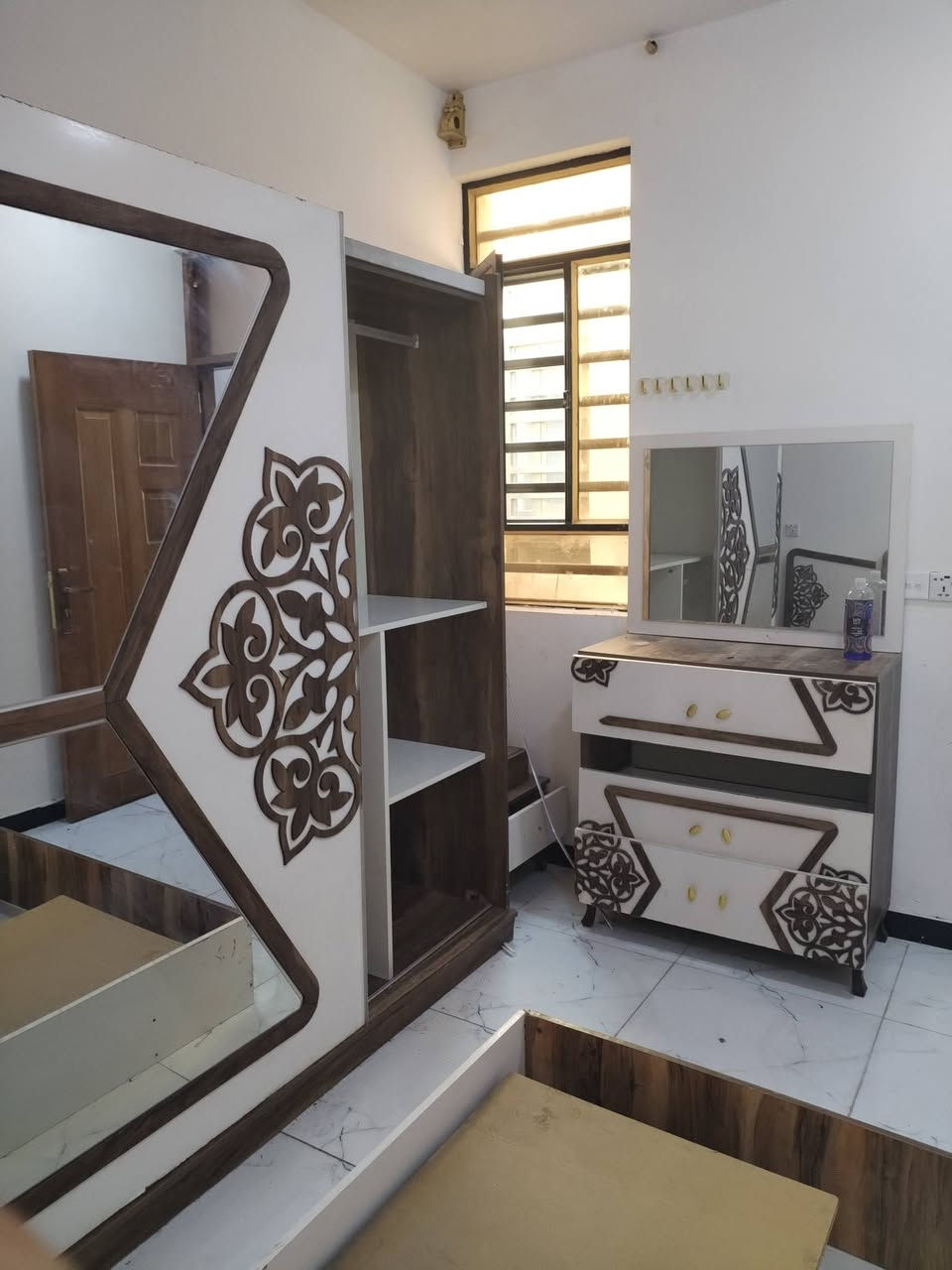 غرفه نوم تركيه للبيع بسعر مناسب ٢٠٠بيهة مجال حك الجيه ضرر بصيط بل سكه مال باب سلايت يتعدل
رقم الجوال ***********
