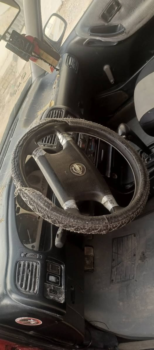 سيارة نيسان سني 1991 رقم بغداد سنوية 27 رقم الماني راعيها بسامراء ثاني يوم التحويل السعر 27 ورقة رقم الموبايل ***********
